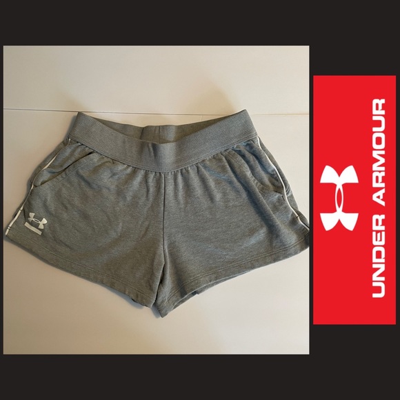 Under Armour Pants - Gray Under Armour loose shorts size Small